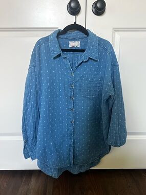Pilcro Light Blue Chambray Button-Up Shirt